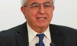 رحيل الروائي و المفكر اللبناني إلياس خوري عن 76 عاماً